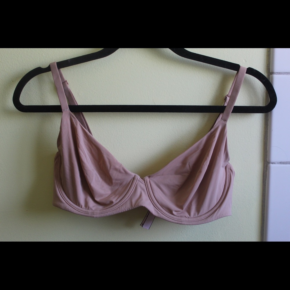 34 DD body by Victoria secret unlined